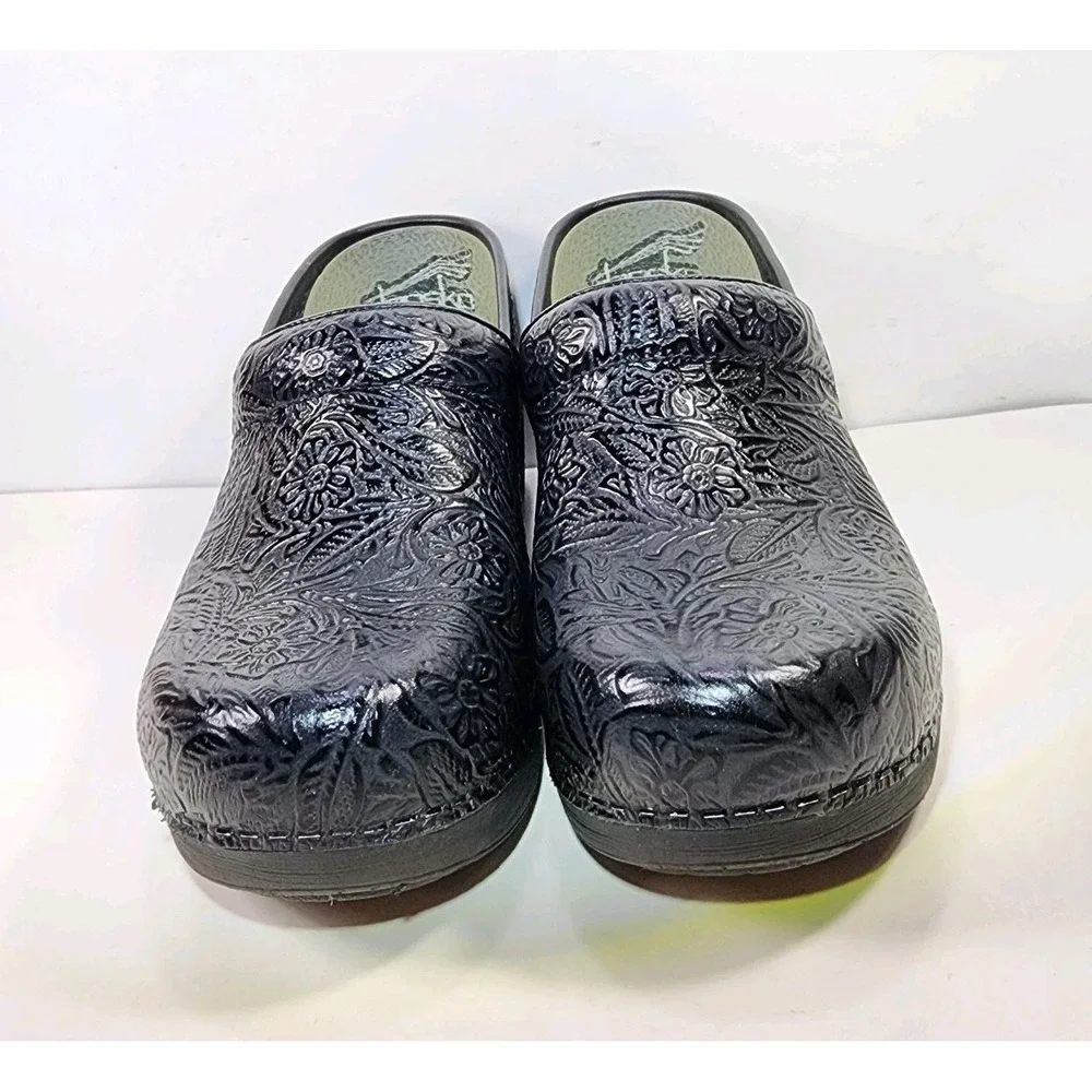 Dansko XP 2.0 Etched Leather Clog Womens EUR 37 US 6.5-7 Black Floral EUC - Picture 6 of 12